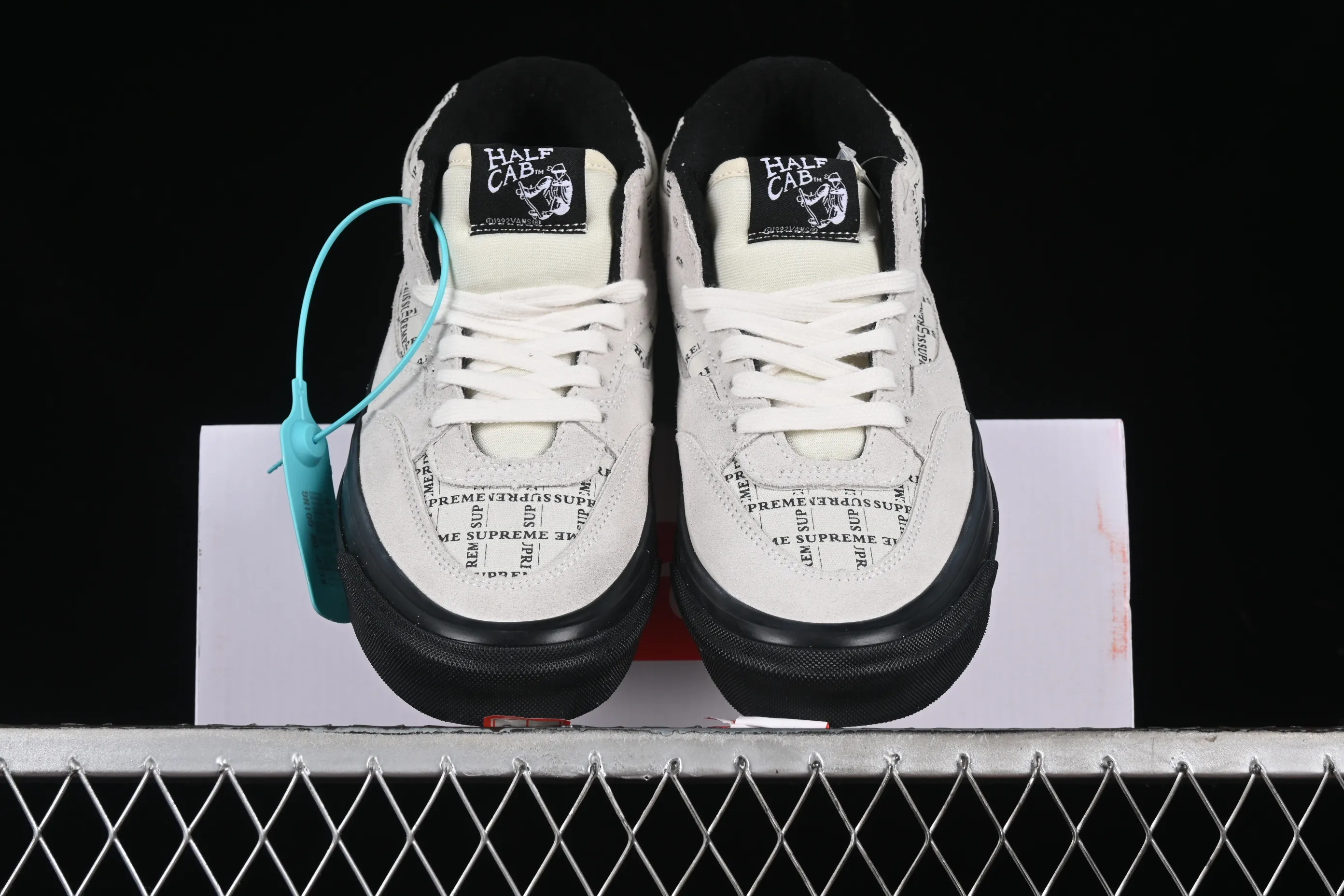 All categories Vans Vans series Vans Mid Vans China Vans Half Cab Pro 92 Vans official retro casual simple versatile skateboard shoes VN0A3QPH2YV